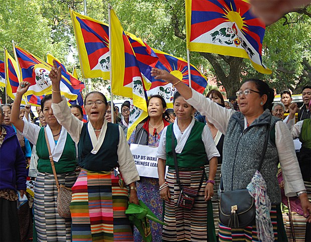 ལྡི་ལི་རུ་བོད་ཀྱི་བུད་མེད་ཀྱི་སྒེར་ལངས་ཐེངས་༥༦པ་སྲུང་བརྩི། ལྡི་ལི་རུ་བོད་ཀྱི་བུད་མེད་ཀྱི་སྒེར་ལངས་ཐེངས་༥༦པ་སྲུང་བརྩི།