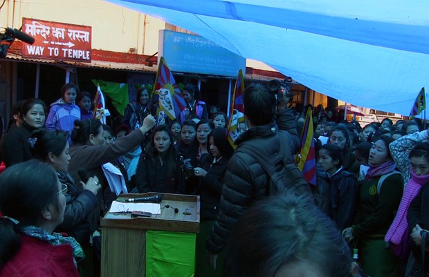 བཞུགས་སྒར་དུ་བོད་ཀྱི་བུད་མེད་སྒེར་ལངས་ཐེངས་༥༧པ་སྲུང་བརྩི། བཞུགས་སྒར་དུ་བོད་ཀྱི་བུད་མེད་སྒེར་ལངས་ཐེངས་༥༧པ་སྲུང་བརྩི།