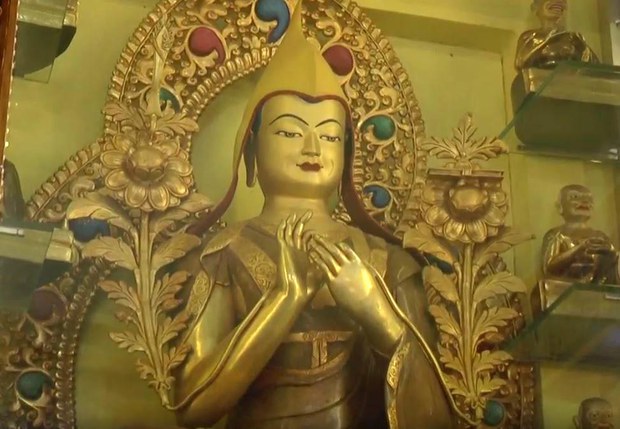 ཙོང་ཁ་པ་ཆེན་པོ་མཆོག་དགོངས་པ་རྫོགས་ནས་ལོ་༦༠༠འཁོར་བ། ཙོང་ཁ་པ་ཆེན་པོ་མཆོག་དགོངས་པ་རྫོགས་ནས་ལོ་༦༠༠འཁོར་བ།