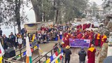 རྒྱ་གར་བྱང་ཤར་མོན་རྟ་དབང་ཁུལ་དུ་བོད་མིའི་རང་དབང་སྒེར་ལགས་ཐེངས་༦༢་པ་སྲུང་བརྩི།
