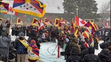 གསུམ་བཅུའི་དུས་དྲན་ཐེངས་༦༤ པ་དང་མང་ཚོགས་ཀྱི་ཚོར་སྣང་།
