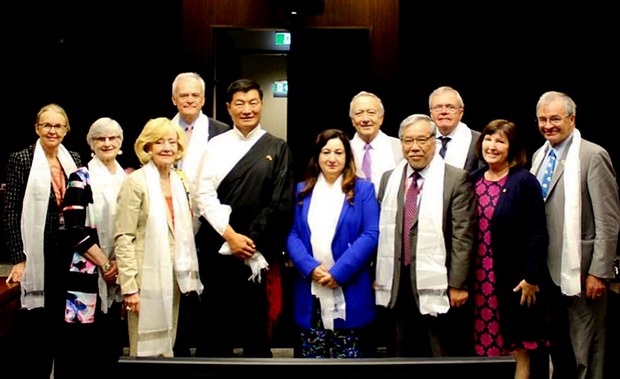 ཁེ་ན་ཌའི་གྲོས་ཚོགས་ནང་དབུ་མའི་ལམ་ལ་རྒྱབ་སྐྱོར་གྱི་གྲོས་འཆར། ཁེ་ན་ཌའི་གྲོས་ཚོགས་ནང་དབུ་མའི་ལམ་ལ་རྒྱབ་སྐྱོར་གྱི་གྲོས་འཆར།