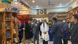 ཨ་རུ་ཎཱ་ཅལ་མངའ་སྡེའི་སྲིད་སྐྱོང་མཆོག་ནས་མེའོ་ཆོས་འཕེལ་གླིང་གཞིས་ཆགས་སུ་གཟིགས་ཞིབ།