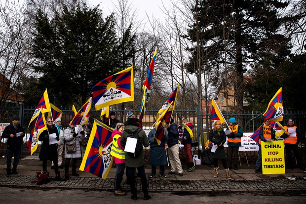 ལས་འགུལ་བར་དྲག་གནོན་བྱས་པའི་ཐད་ཞིབ་དཔྱོད། ལས་འགུལ་བར་དྲག་གནོན་བྱས་པའི་ཐད་ཞིབ་དཔྱོད།