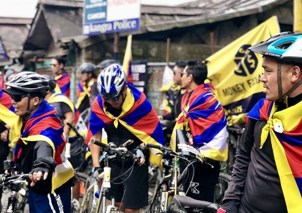 ས་བྱི་ཞི་རྒོལ་ཆེན་མོ་བྱུང་ནས་ལོ་ངོ་བཅུ་འཁོར་བའི་དུས་དྲན། ས་བྱི་ཞི་རྒོལ་ཆེན་མོ་བྱུང་ནས་ལོ་ངོ་བཅུ་འཁོར་བའི་དུས་དྲན།