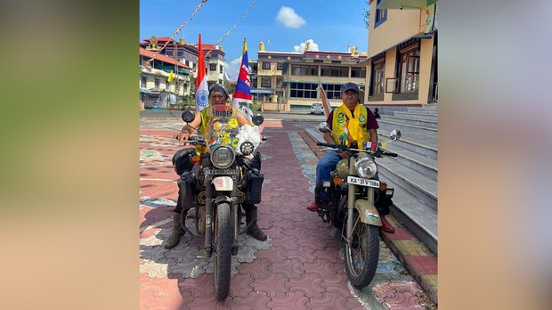 བོད་དོན་དྲིལ་བསྒྲགས་ཆེད་རྒྱ་གར་ལྷོ་ཕྱོགས་ནས་ལ་དྭགས་བར་སྦག་སྦག་བསྐོར་བསྐྱོད་ཀྱི་ལས་འགུལ་སྤེལ་བ། བོད་དོན་དྲིལ་བསྒྲགས་ཆེད་རྒྱ་གར་ལྷོ་ཕྱོགས་ནས་ལ་དྭགས་བར་སྦག་སྦག་བསྐོར་བསྐྱོད་ཀྱི་ལས་འགུལ་སྤེལ་བ།