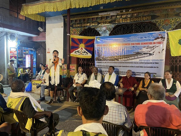 བོད་ཀྱི་གཞོན་ནུ་ལྷན་ཚོགས་ཀྱི་བོད་དོན་དྲིལ་བསྒྲགས་ཀྱི་རྐང་འཁོར་སྐོར་བསྐྱོད་ལས་འགུལ།