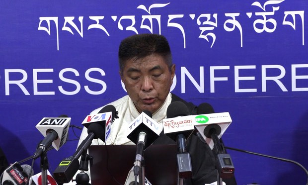 སྲིད་སྐྱོང་དང་ཡོ་རོབ་སྤྱི་འཐུས་བཅས་ཀྱི་འོས་མིའི་འོས་གྲངས་ཀྱི་བསྡོམས་འབོར་ལ་ཁྱད་པར་ཕྱིན་ཡོད་པ། སྲིད་སྐྱོང་དང་ཡོ་རོབ་སྤྱི་འཐུས་བཅས་ཀྱི་འོས་མིའི་འོས་གྲངས་ཀྱི་བསྡོམས་འབོར་ལ་ཁྱད་པར་ཕྱིན་ཡོད་པ།