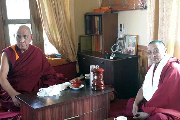 རྒྱ་གར་ལྷོ་ཕྱོགས་ཆོས་སྡེ་ཁག་ཏུ་གནས་གཟིགས། རྒྱ་གར་ལྷོ་ཕྱོགས་ཆོས་སྡེ་ཁག་ཏུ་གནས་གཟིགས།