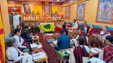 ཨ་རིའི་གསེར་གྱི་གཟེངས་རྟགས་འབུལ་བཞེས་མཛད་ནས་ལོ་༡༦འཁོར་བ།