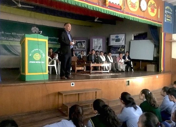 སློབ་གྲྭ་ཁག་གི་ཚན་རིག་འགྲེམས་སྟོན།