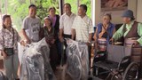 སྒང་ཏོག་ཁུལ་གྱི་བོད་མི་ལོ་ན་རྒན་པ་ཁག་གཅིག་ལ་རོགས་སྐྱོར།