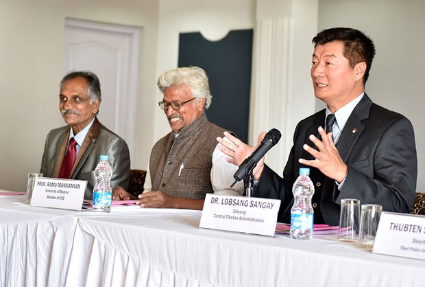 བོད་ཀྱི་གནད་དོན་དེ་འཛམ་གླིང་གི་ཁེ་ཕན་དང་འབྲེལ་བ་ཡོད། བོད་ཀྱི་གནད་དོན་དེ་འཛམ་གླིང་གི་ཁེ་ཕན་དང་འབྲེལ་བ་ཡོད།