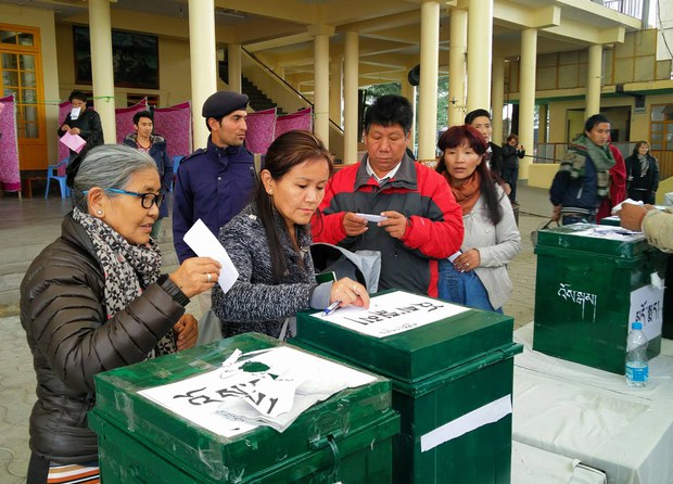 འོས་བསྡུར་རྗེས་ཀྱི་མི་དམངས་ཀྱི་འགན་འཁྲི།