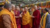 གནས་མཆོག་རྡེ་རྗེ་གདན་དུ་༧གོང་ས་སྐྱབས་མགོན་ཆེན་པོ་མཆོག་གི་མཛད་འཆར་གྲ་སྒྲིག་སྐོར།