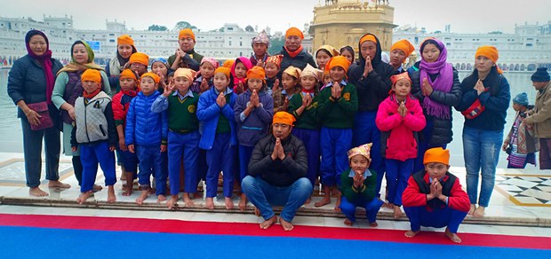 གུང་སེང་འགྲོ་ས་མེད་མཁན་ཚོ་ཤེས་ཡོན་སྤྲོ་འཆམ་དུ་ཁྲིད་པ། གུང་སེང་འགྲོ་ས་མེད་མཁན་ཚོ་ཤེས་ཡོན་སྤྲོ་འཆམ་དུ་ཁྲིད་པ།