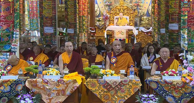 ལེགས་བཤད་གསེར་ཕྲེང་གི་བགྲོ་གླེང་ཆེན་མོ་ཚོགས་ཡོད་པ། ལེགས་བཤད་གསེར་ཕྲེང་གི་བགྲོ་གླེང་ཆེན་མོ་ཚོགས་ཡོད་པ།
