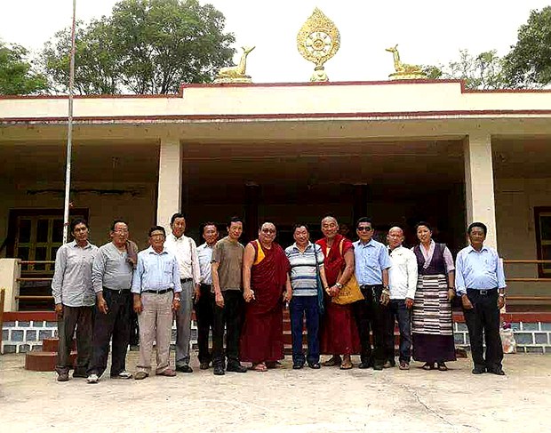སྦེ་ལ་ཀོ་པི་རུ་རྒྱལ་བའི་ཕོ་བྲང་གི་ཉམ་བཟོ་ལས་འཆར་སྤེལ་བཞིན་པ། སྦེ་ལ་ཀོ་པི་རུ་རྒྱལ་བའི་ཕོ་བྲང་གི་ཉམ་བཟོ་ལས་འཆར་སྤེལ་བཞིན་པ།