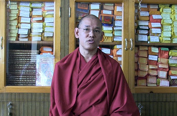 རྒྱལ་སྤྱིའི་དགེ་ལུགས་ཡོངས་ཀྱི་སྐུ་ཚབ་ནས་༧གོང་ས་མཆོག་མཇལ་བཅར་ཞུས་པ། རྒྱལ་སྤྱིའི་དགེ་ལུགས་ཡོངས་ཀྱི་སྐུ་ཚབ་ནས་༧གོང་ས་མཆོག་མཇལ་བཅར་ཞུས་པ།