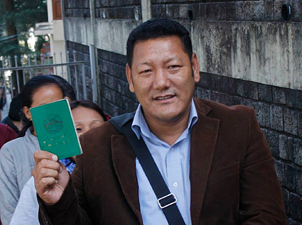 རྡ་ས་ས་གནས་བདེ་དོན་ཟླ་བ་རིན་ཆེན་ལགས་དང་གླེང་མོལ། རྡ་ས་ས་གནས་བདེ་དོན་ཟླ་བ་རིན་ཆེན་ལགས་དང་གླེང་མོལ།