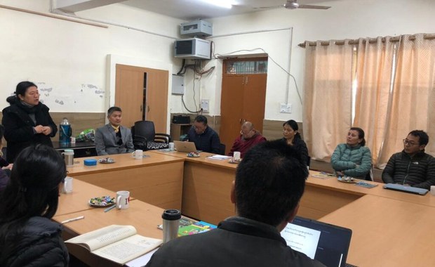 སྔོ་འགྲོ་ནས་འཛིན་རིམ་བཞི་པའི་བར་གྱི་བོད་ཡིག་སློབ་དེབ་གཏན་འབེབས།