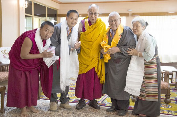 འདོད་རྒུ་གླིང་ལེགས་བཅོས་ལས་འཆར། འདོད་རྒུ་གླིང་ལེགས་བཅོས་ལས་འཆར།