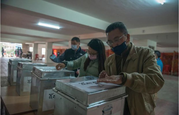 བཙན་བྱོལ་བོད་མིའི་དམངས་གཙོའི་ལམ་ལུགས་ཐོག་གི་བསམ་ཚུལ། བཙན་བྱོལ་བོད་མིའི་དམངས་གཙོའི་ལམ་ལུགས་ཐོག་གི་བསམ་ཚུལ།