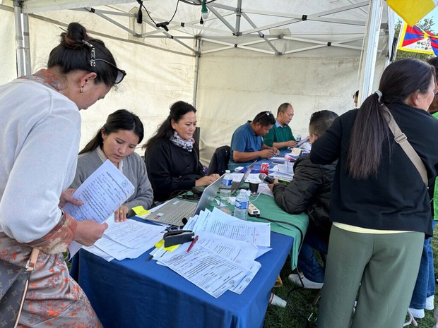 བོད་མི་དང་བླངས་དཔྱ་དངུལ་ལག་དེབ་གསར་བཟོ།