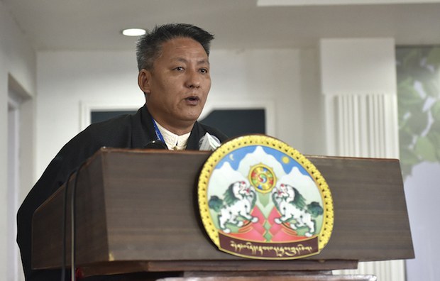 དྭང་བླངས་དཔྱ་དངུལ་འབུལ་རྒྱུ་བོད་མིའི་ལས་འགན་ཡིན་པའི་སྐོར་གསུངས་ཡོད་པ།