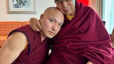 ༧དཔལ་རྒྱལ་དབང་༧ཀརྨ་པ་ཨོ་རྒྱན་འཕྲིན་ལས་རྡོ་རྗེ་མཆོག་སུད་སིར་ཆིབས་སྒྱུར་གྱིས་སྤྱི་ནོར་༧གོང་ས་༧སྐྱབས་མགོན་ཆེན་པོ་མཆོག་ལ་མཇལ་བཅར་ཞུས་ཡོད་པ།