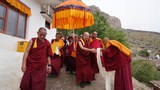 ཀུན་བདེ་གླིང་རིན་པོ་ཆེ་མཆོག་ནས་ལ་དྭགས་སུ་མཛད་འཕྲིན།