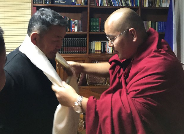 གླིང་རིན་པོ་ཆེ་མཆོག་གི་སོག་ཡུལ་ནང་གི་མཛད་འཆར། གླིང་རིན་པོ་ཆེ་མཆོག་གི་སོག་ཡུལ་ནང་གི་མཛད་འཆར།