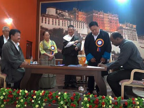 རྒྱ་གར་གཞུང་དང་བོད་མིའི་ངལ་སེལ་ཚོགས་པའི་དབར་གན་རྒྱ། རྒྱ་གར་གཞུང་དང་བོད་མིའི་ངལ་སེལ་ཚོགས་པའི་དབར་གན་རྒྱ།