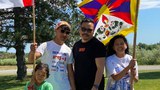 ཁེ་ན་ཌའི་ནང་གོམ་བགྲོད་ཀྱི་ལས་འགུལ་སྤེལ་བཞིན་པ།