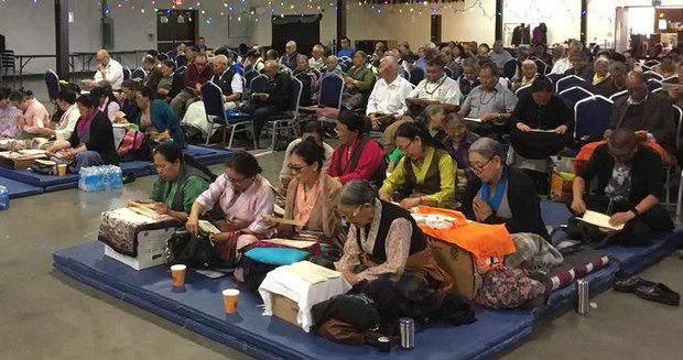 ཁེ་ན་ཌའི་གྲོང་ཁྱེར་ཊོ་རོན་ཊོའི་ནང་རྒྱལ་བའི་ཞབས་རིམ་བསྒྲུབ་བཞིན་པ། ཁེ་ན་ཌའི་གྲོང་ཁྱེར་ཊོ་རོན་ཊོའི་ནང་རྒྱལ་བའི་ཞབས་རིམ་བསྒྲུབ་བཞིན་པ།