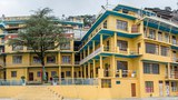 རྒྱ་གར་སྤྱི་ཡོངས་སུ་དགོན་སྡེ་ལྷ་ཁང་སྒོ་ཕྱེ་ཆོག་པའི་ཆོག་མཆན་སྤྲད་ཀྱང་ཀང་ཪ་རྫོང་ཁོངས་སུ་ད་དུང་ཡང་སྒོ་བརྒྱབས་ཡོད་པ།
