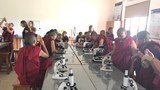 བཙན་བྱོལ་ནང་བཙུན་མ་ཚོས་ཚན་རིག་སློབ་སྦྱོང་གནང་བཞིན་ཡོད་པ།