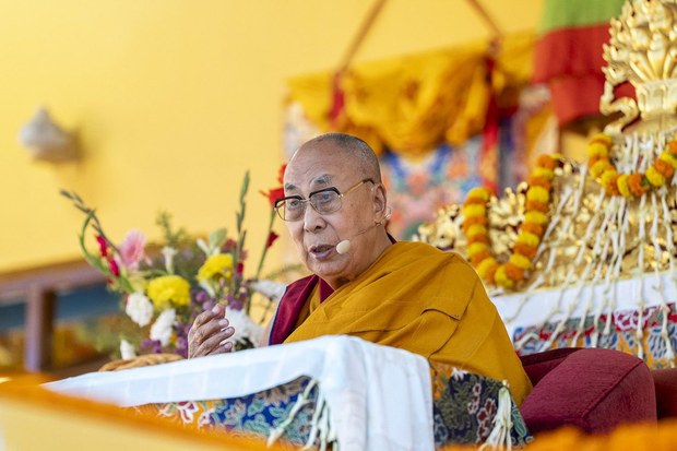 ༧གོང་ས་སྐྱབས་མགོན་ཆེན་པོ་མཆོག་གིས་འབྲས་ལྗོངས་དང་ས་ལུ་སྒར་གསུང་ཆོས་བསྩལ་སྐབས་འབྲུག་ནས་དད་ལྡན་པ་༥༠༠ ལྷག་བཅར་ཡོད་པ། ༧གོང་ས་སྐྱབས་མགོན་ཆེན་པོ་མཆོག་གིས་འབྲས་ལྗོངས་དང་ས་ལུ་སྒར་གསུང་ཆོས་བསྩལ་སྐབས་འབྲུག་ནས་དད་ལྡན་པ་༥༠༠ ལྷག་བཅར་ཡོད་པ།