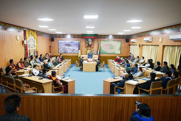 ཕྱི་རྒྱལ་སྤྱི་འཐུས་ཀྱི་ས་མིག་མང་དུ་གཏང་དགོས་མིན། ཕྱི་རྒྱལ་སྤྱི་འཐུས་ཀྱི་ས་མིག་མང་དུ་གཏང་དགོས་མིན།