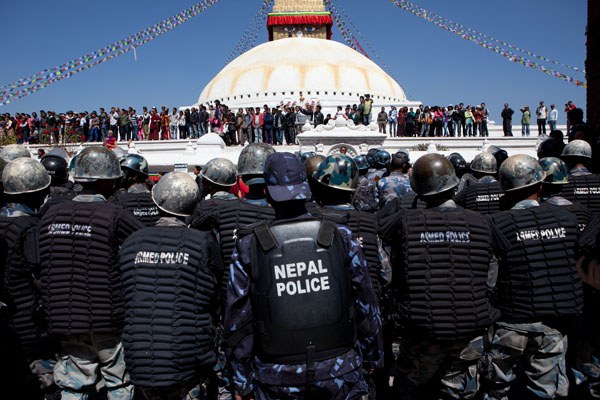 བལ་ཡུལ་ནང་ཡོད་པའི་བཙན་བྱོལ་བོད་མིའི་དཀའ་ངལ། བལ་ཡུལ་ནང་ཡོད་པའི་བཙན་བྱོལ་བོད་མིའི་དཀའ་ངལ།