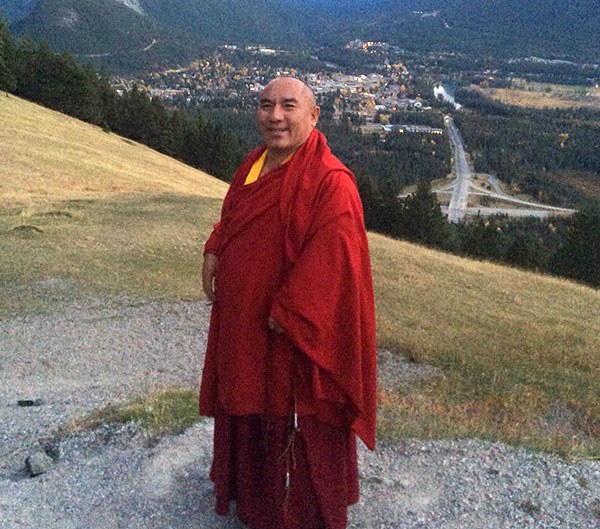 དགེ་བཤེས་ངག་དབང་མཆོག་ལྡན། དགེ་བཤེས་ངག་དབང་མཆོག་ལྡན།