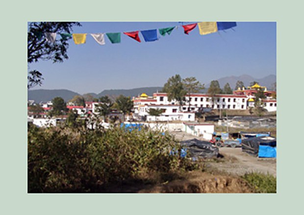 བྱང་ཆུབ་གླིང་དགོན་པར་མཆོད་འབུལ། བྱང་ཆུབ་གླིང་དགོན་པར་མཆོད་འབུལ།