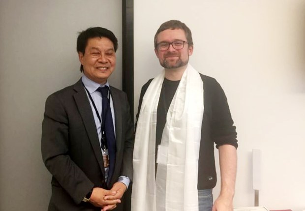 ཡོ་ཪོབ་གྲོས་ཚོགས་འཐུས་མི་ མི་ཀུ་ལཱས་ པེཀ་སཱ་ལགས་ལ་བོད་དོན་སྐོར་ཞུས་ཡོད་པ། ཡོ་ཪོབ་གྲོས་ཚོགས་འཐུས་མི་ མི་ཀུ་ལཱས་ པེཀ་སཱ་ལགས་ལ་བོད་དོན་སྐོར་ཞུས་ཡོད་པ།