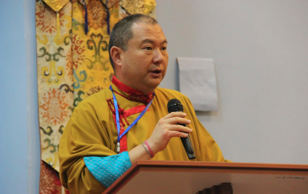 རུ་སོག་སྐུ་ཚབ་དོན་གཅོད་སོག་ཡུལ་དུ་གཞུང་འབྲེལ་ཕྱོགས་ཕེབས་གནང་བ།