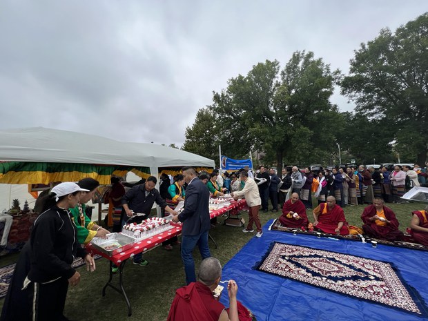 ས་སྐྱ་༸གོང་མ་ཁྲི་ཆེན་རིན་པོ་ཆེའི་འཁྲུངས་སྐར་སྲུང་བརྩི།