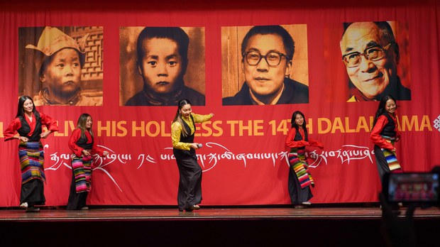 ཡུ་ཊ་རུ་སྐུའི་འཁྲུངས་སྐར་ཉིན་མོར་བོད་ཀྱི་ཉིན་མོར་སྲུང་བརྩི་ཞུས་པ།