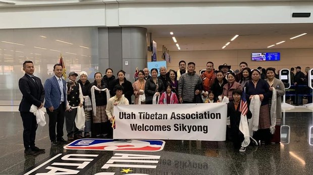 ཨ་རི་ཀོ་རོ་རེ་ཌོ་དང་སོལཊ་ལེཀ་སི་ཊིའི་བོད་མི་རྣམས་ལ་གསུང་བཤད་གནང་བ།