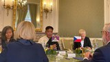ཅེག་སྤྱི་མཐུན་རྒྱལ་ཁབ་ཀྱི་རྒྱལ་ས་པ་རག་ཏུ་ཐབས་བྱུས་ཀྱི་ལྷན་ཚོགས་གནང་བ།