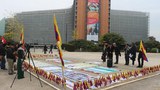 སུས་སི་ནང་ཡོད་པའི་བོད་མི་ཁྱིམ་ཚང་དྲུག་ནས་གདུང་སེམས་མཉམ་སྐྱེད།
