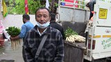 བདེ་སྐྱིད་གླིང་དུ་སྔོ་ཚལ་གྱི་རིན་གོང་ཐད་དཀའ་ངལ་སེལ་ཆེད་དུ་སྔོ་ཚལ་ཚོང་འགྲེམས་ཀྱི་ལས་གཞི་སྤེལ་བཞིན་པ།